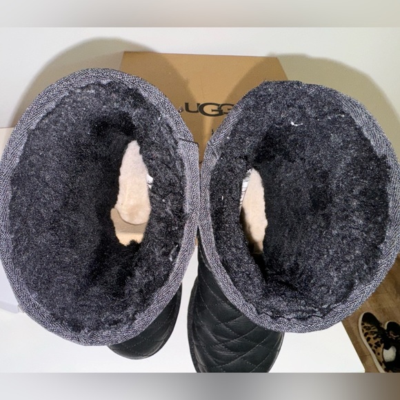 UGG Classic Short Diamond QuiltLeather Boots (Pre-Loved) - Picture 8 of 11